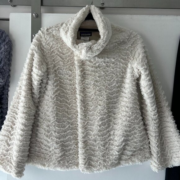 Patagonia cream jacket - super cosy - roomy fit XS - Picture 1 of 5